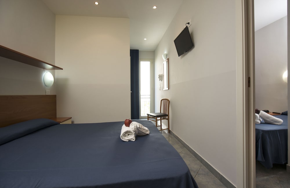 Фото Hotel Scarlet