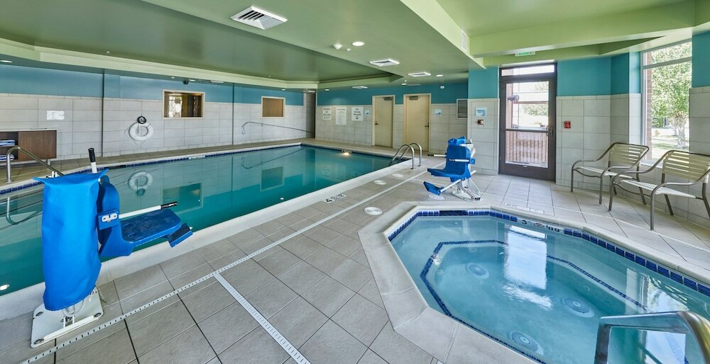 Фото Holiday Inn Express Hotel & Suites Medford-Central Point, an Ihg Hotel