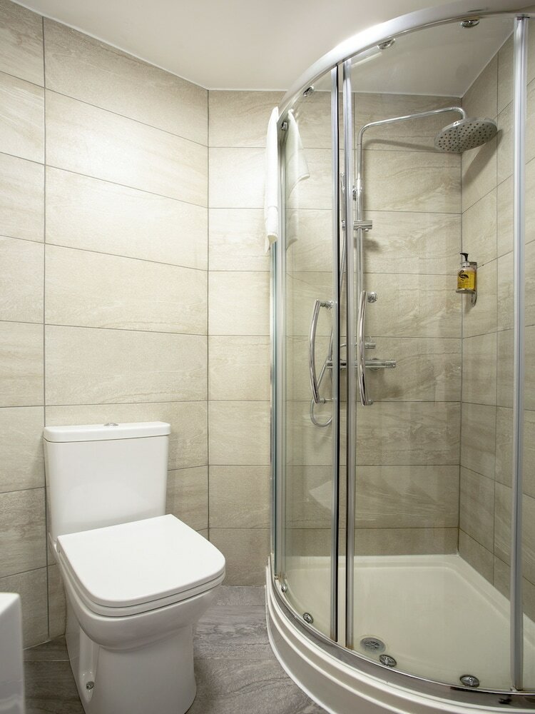 Фото Oyo The Arch, Wembly Stadium