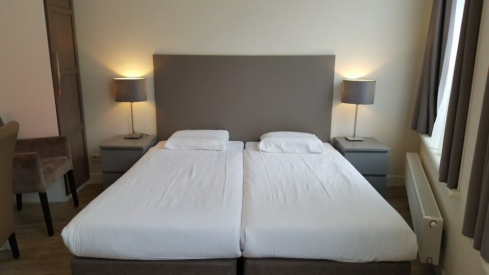 Фото Hotel Corner House