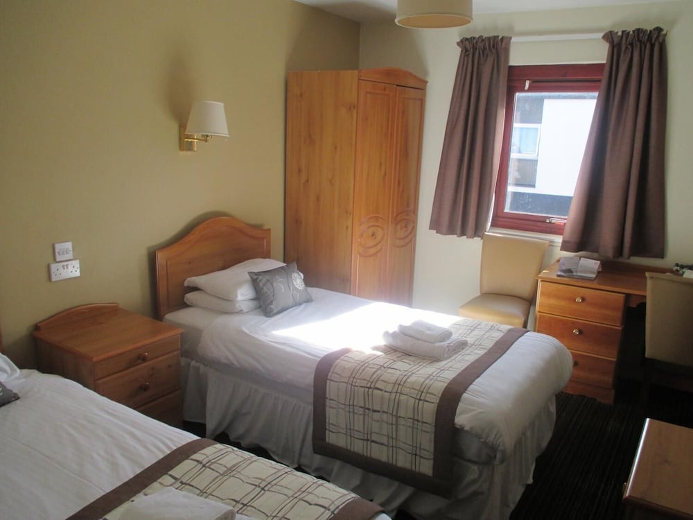 Фото Caledonian Hotel