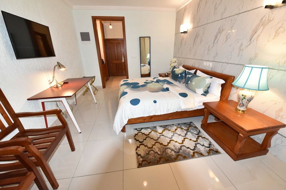 Фото Adamaoua Grand Hotel