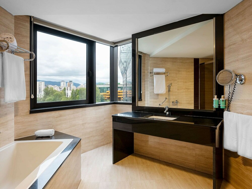 Фото Mövenpick Hotel Sarajevo