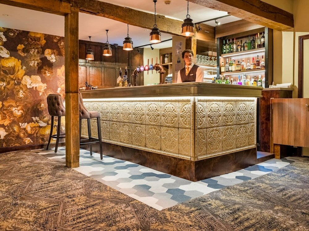 Фото The Feathers Hotel