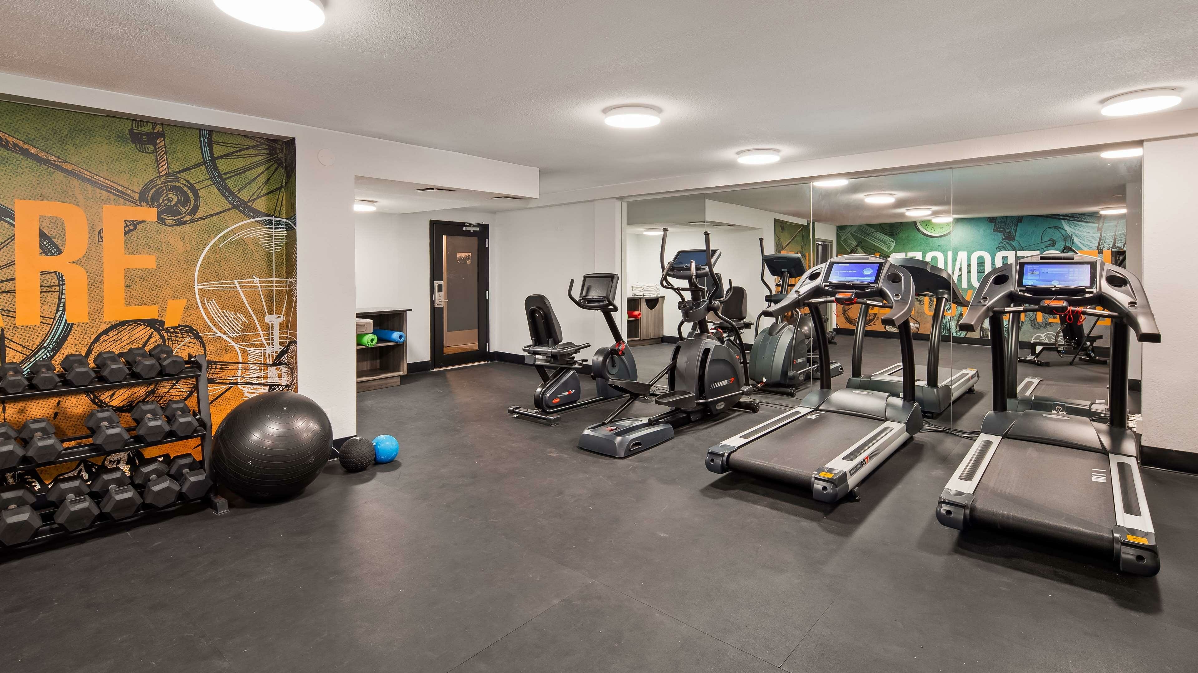 Фото Best Western Plus Executive Residency Denver-Central Park Hotel