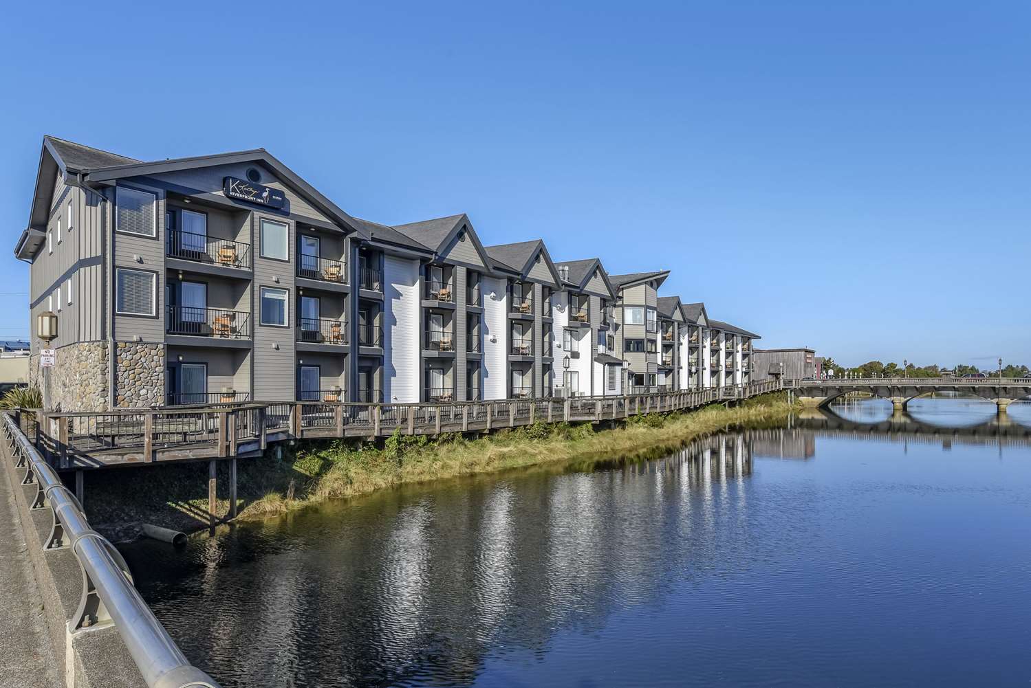 Фото Kathryn Riverfront Inn, Ascend Hotel Collection