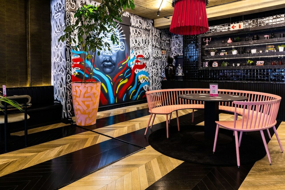 Фото Hallmark Hotel