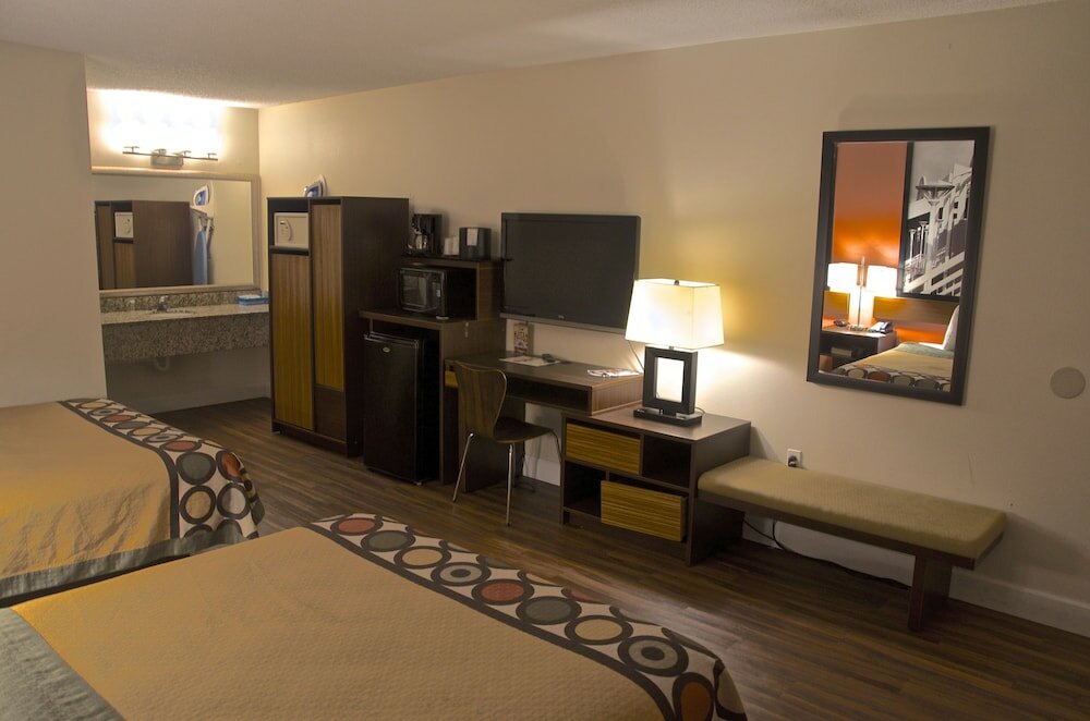 Фото Super 8 by Wyndham Orlando International Drive