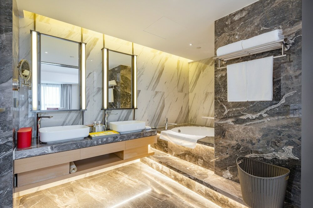 Фото Holiday Inn Shanghai Huaxia, an Ihg Hotel