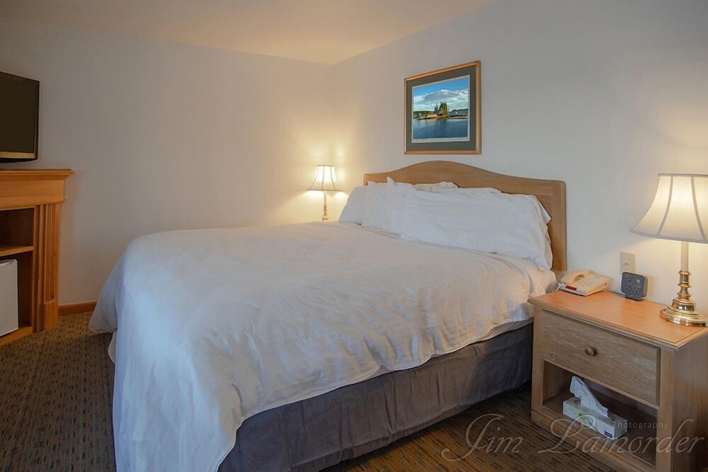 Фото Tugboat Inn