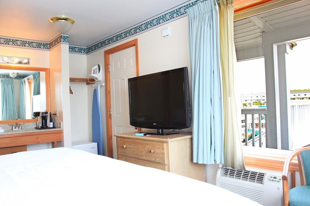 Фото Tugboat Inn