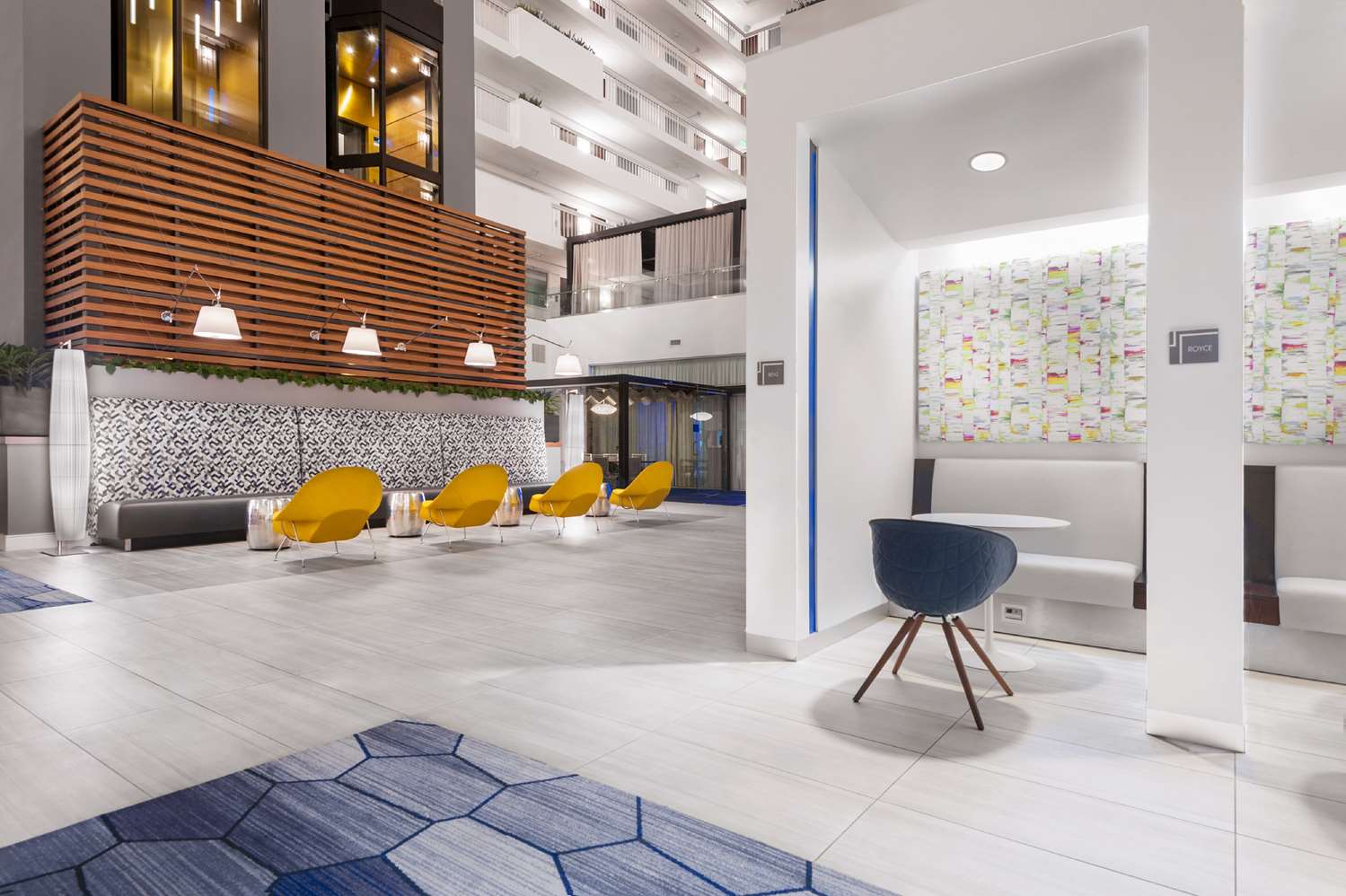 Фото Embassy Suites Raleigh-Crabtree