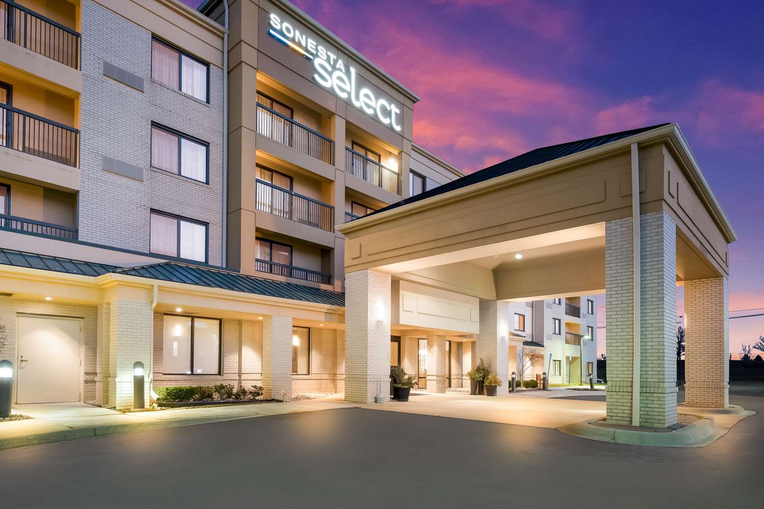 Фото Sonesta Select Detroit Novi