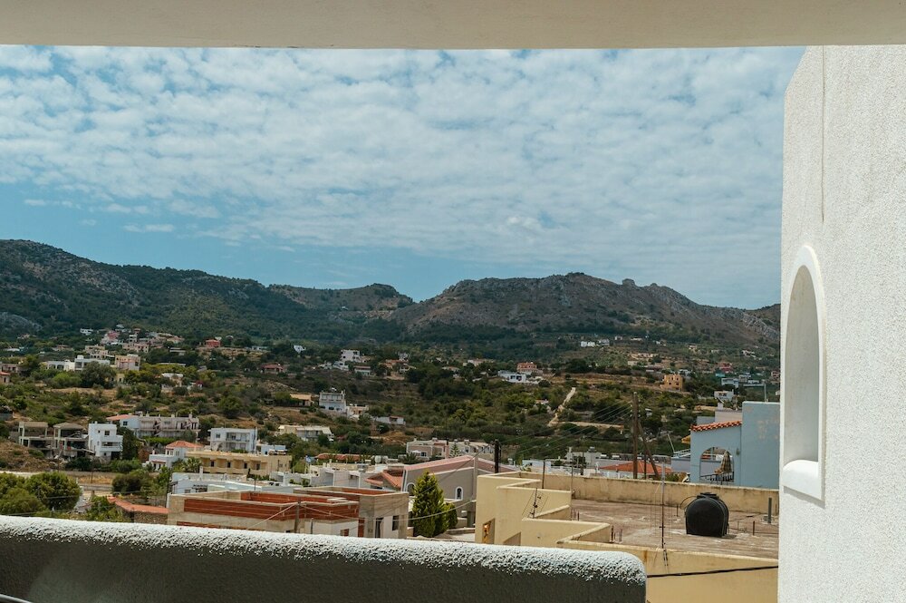 Фото Mistral Apartments Aegina