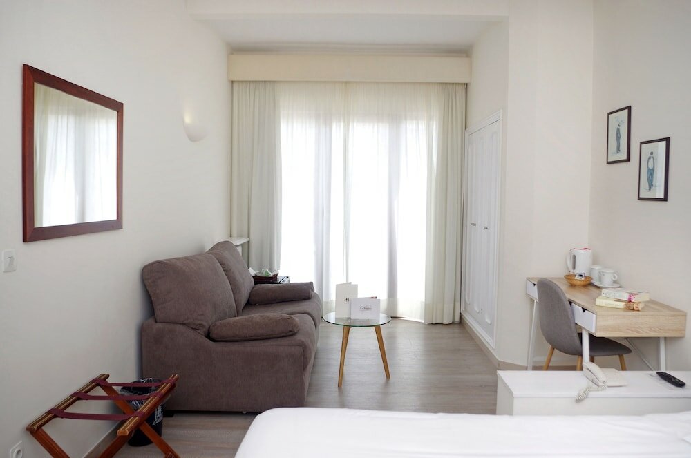 Фото Hotel Llafranch