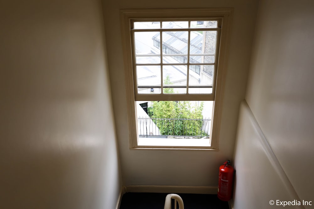 Фото Colliers Hotel