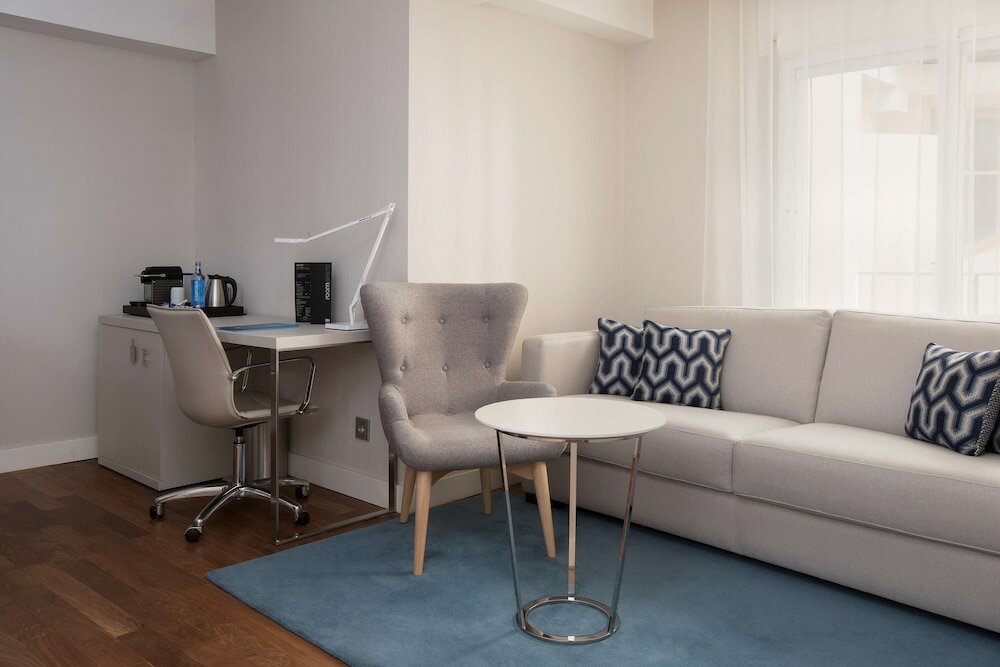 Фото Nh Madrid Balboa