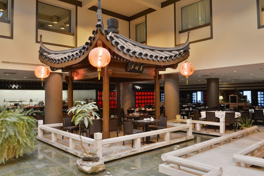 Фото Holiday Inn Montreal Centreville Downtown