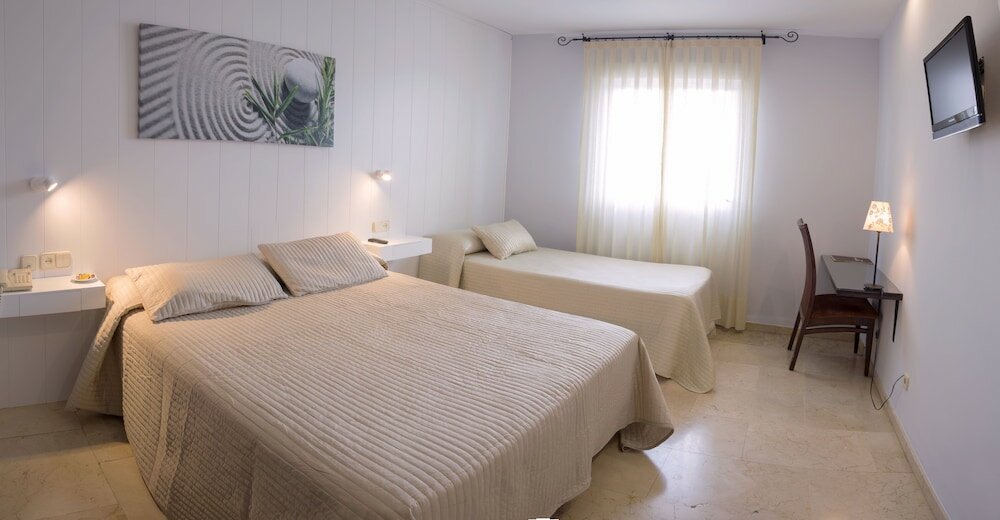 Фото Oasis Cordoba Hotel