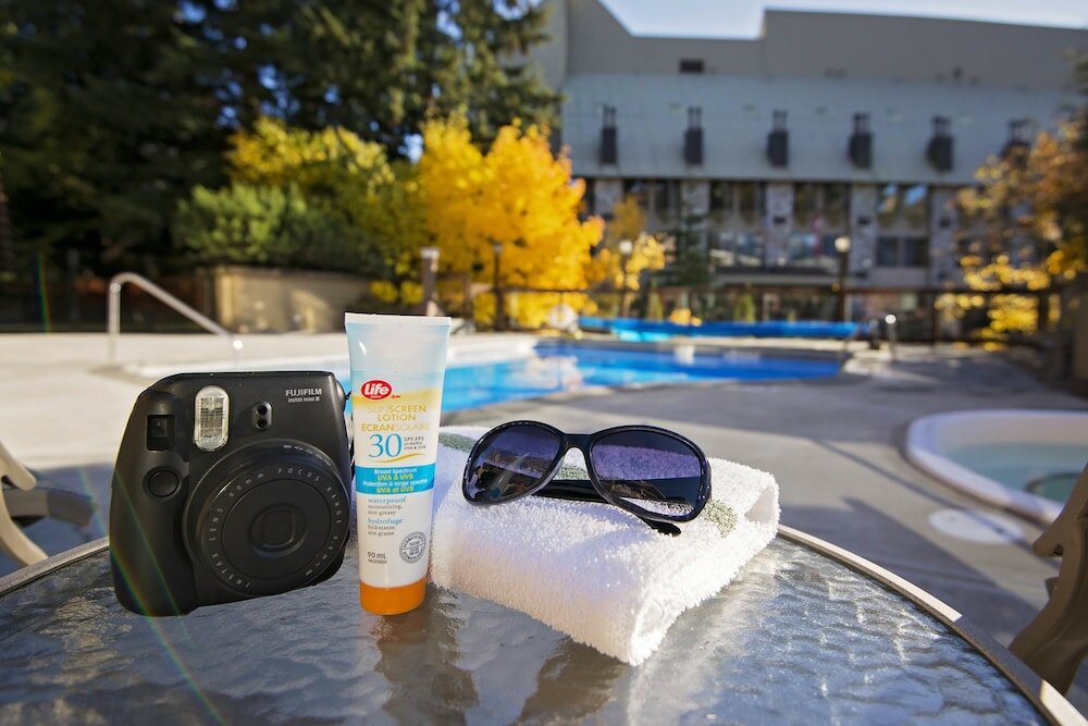 Фото Whistler Village Inn And Suites