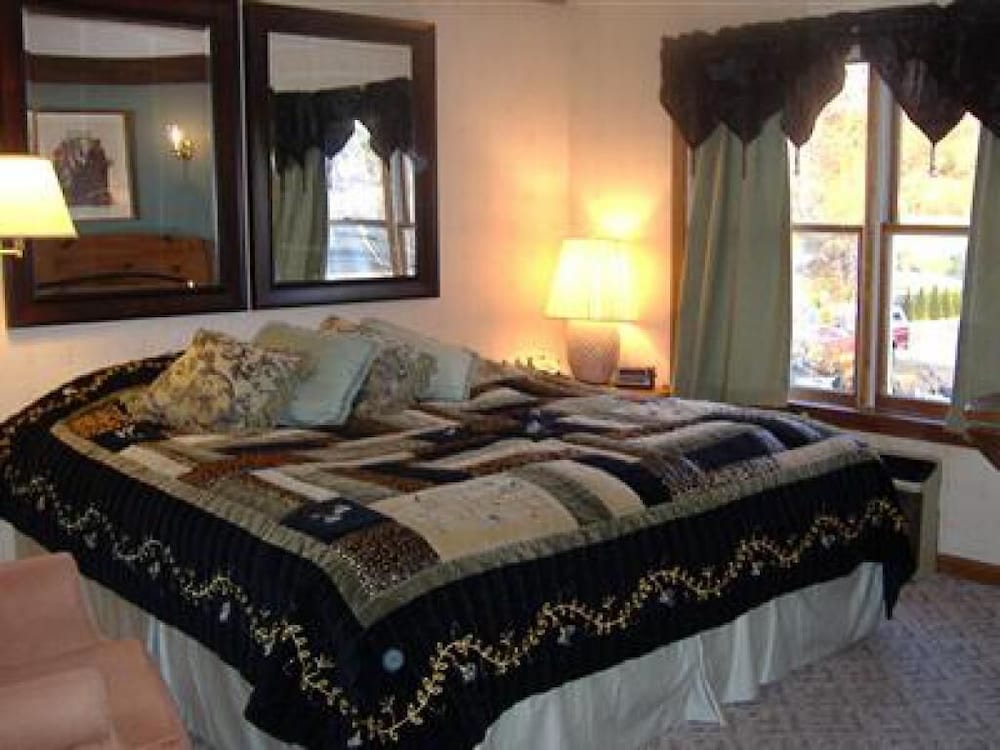 Фото Sturbridge Country Inn