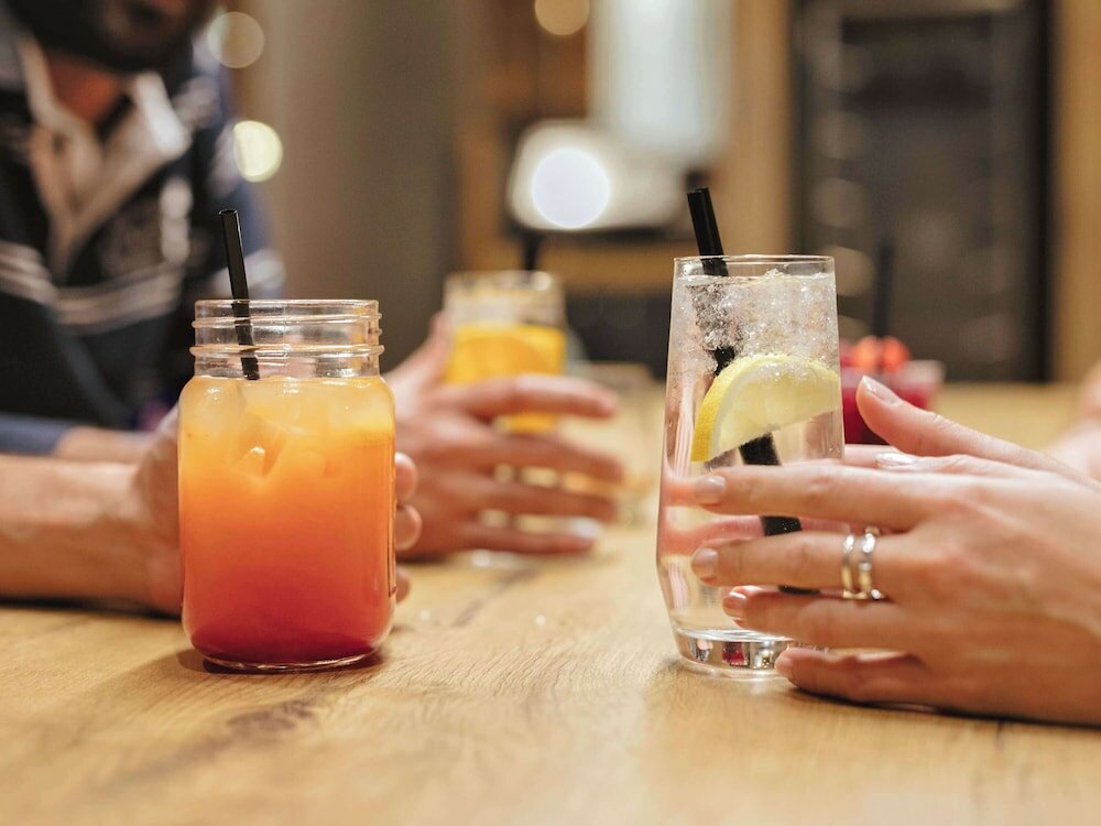 Фото ibis Can Center