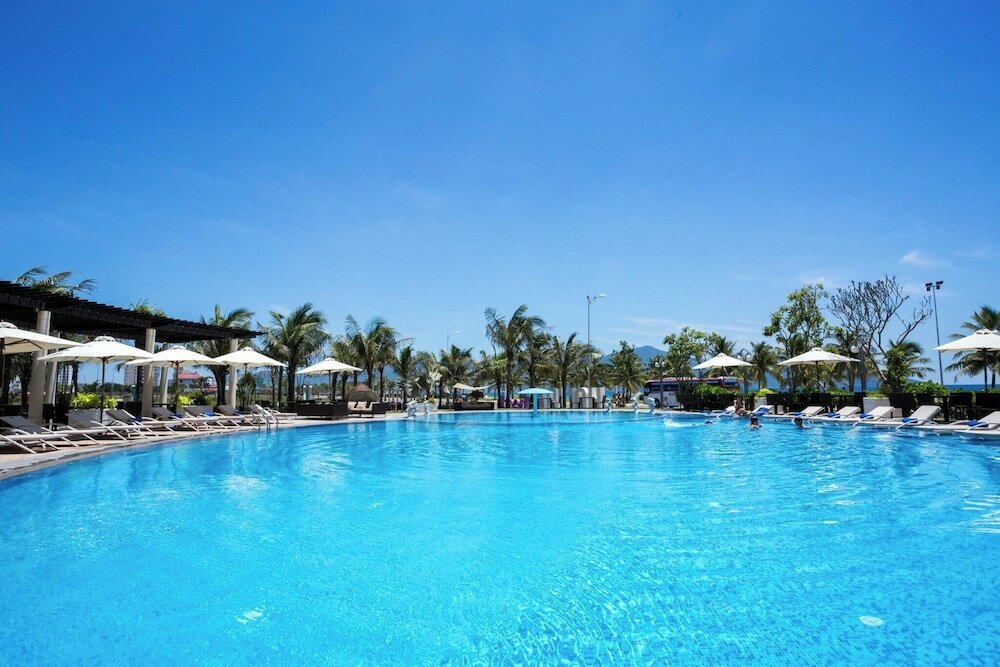 Фото Holiday Beach Hotel Danang