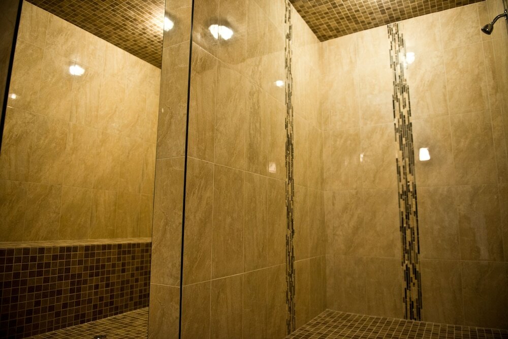 Фото Chateau Nova Yellowhead