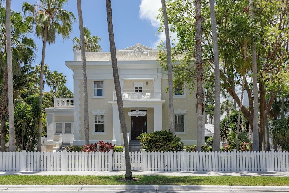 Фото Weatherstation Inn