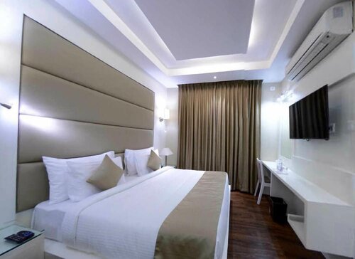 Внешний вид отеля Clarks Inn Srinagar в Сринагаре, фото 3