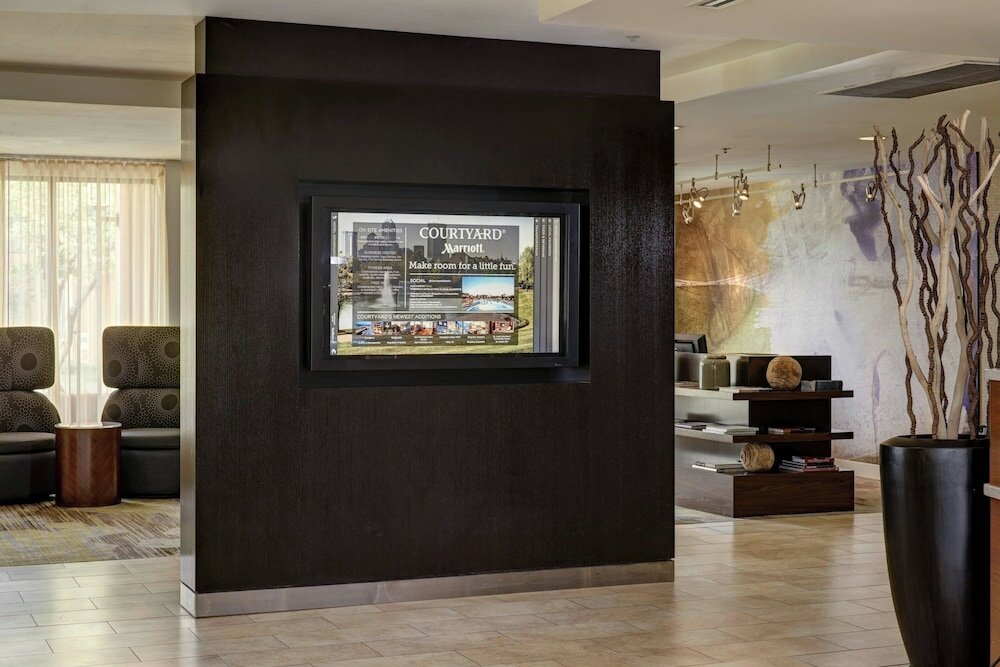 Фото Courtyard by Marriott Indianapolis Airport