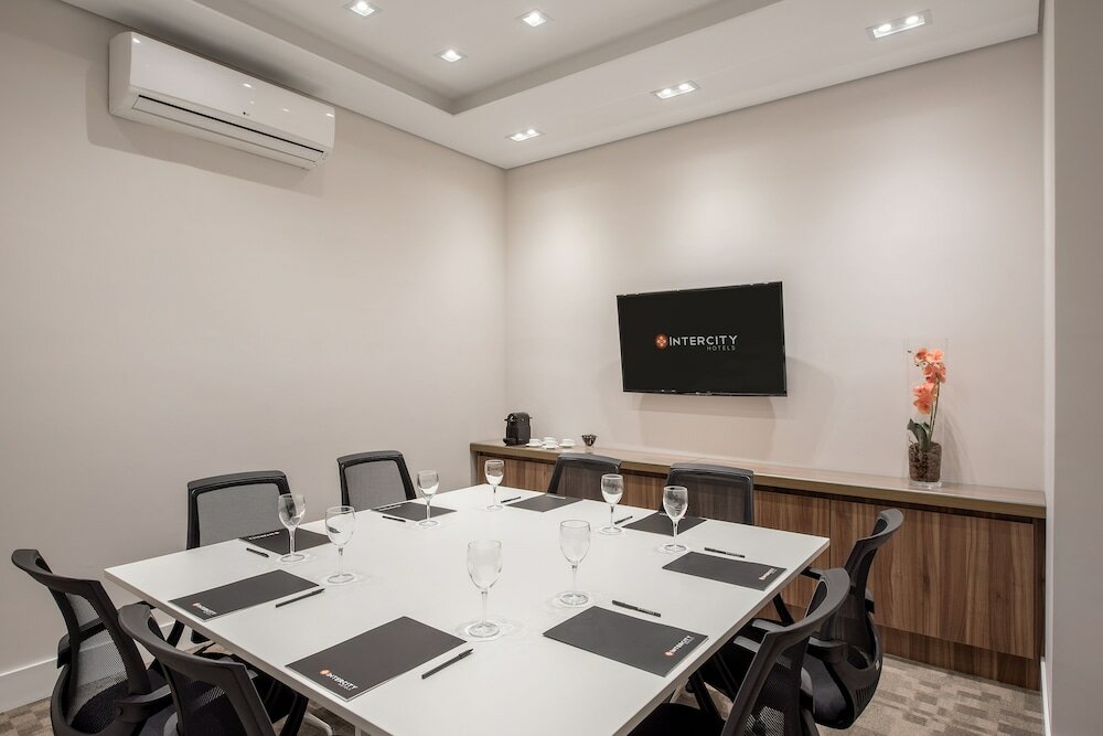 Фото Intercity Patio Pindamonhangaba