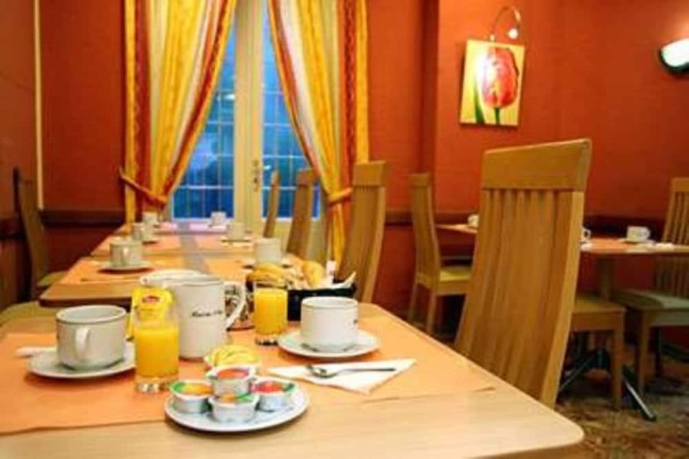 Фото Hotel Des Trois Gares