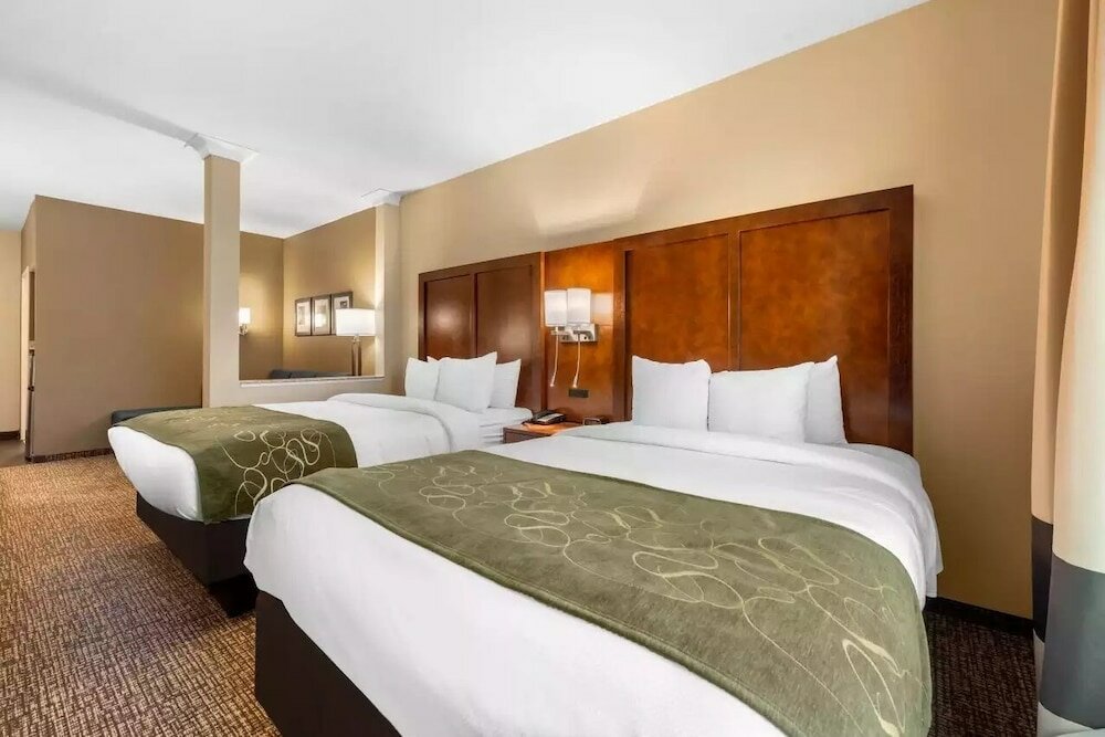 Фото Comfort Suites Denver near Anschutz Medical Campus