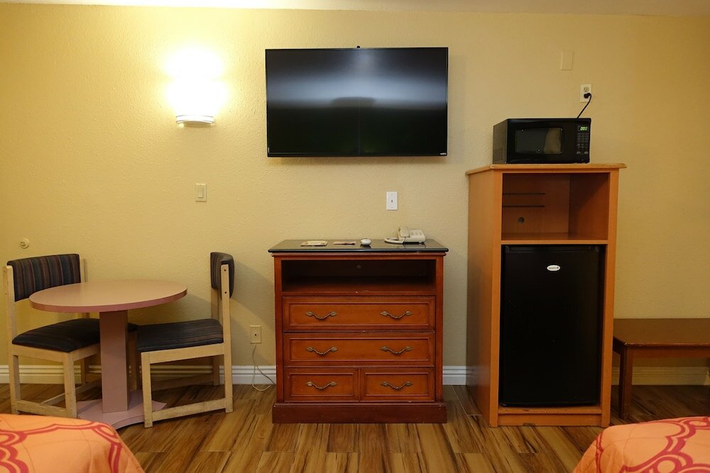 Фото Tropic Lodge