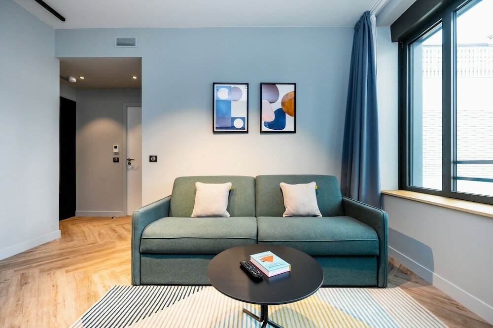 Фото Staycity Aparthotels Paris La Defense