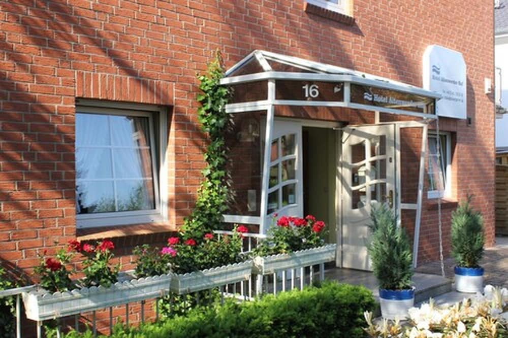 Фото Hotel Altenwerder Hof