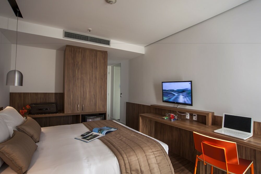 Фото H Niteroi Hotel