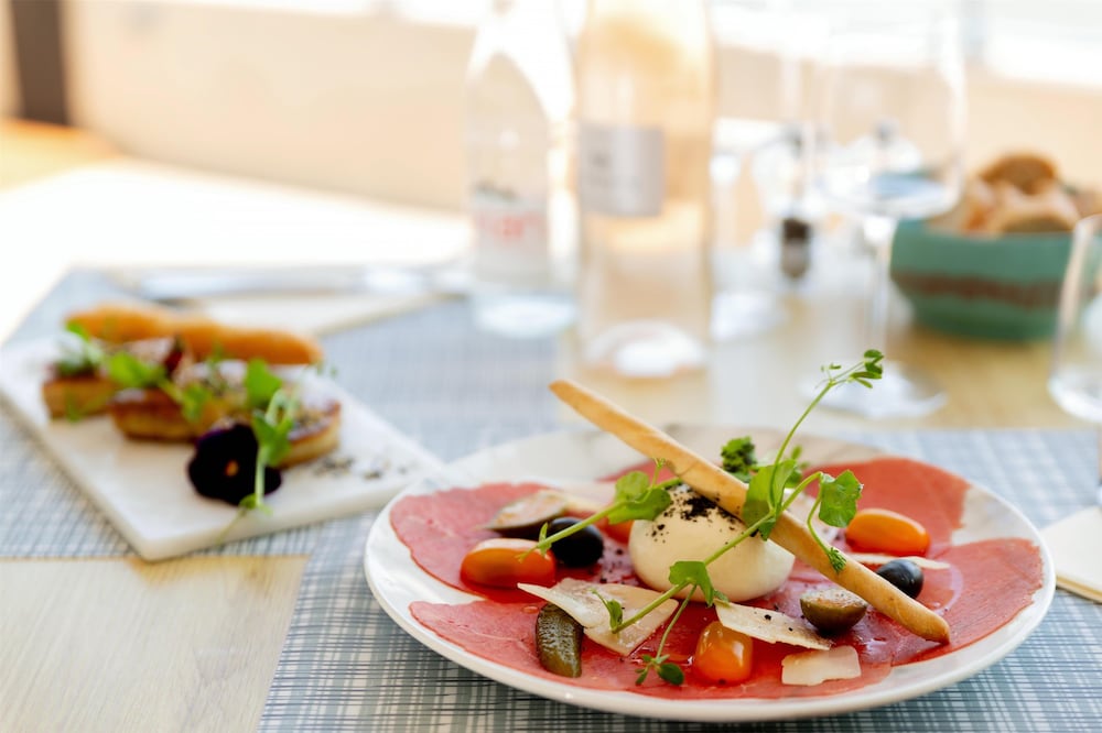 Фото Golden Tulip Martigues Provence