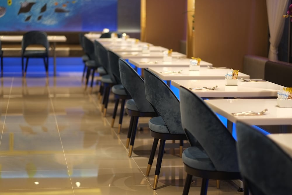 Фото Bizotel Premier Hotel & Residence