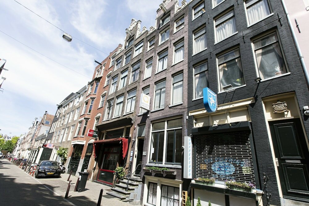 Фото Quentin Golden Bear Hotel