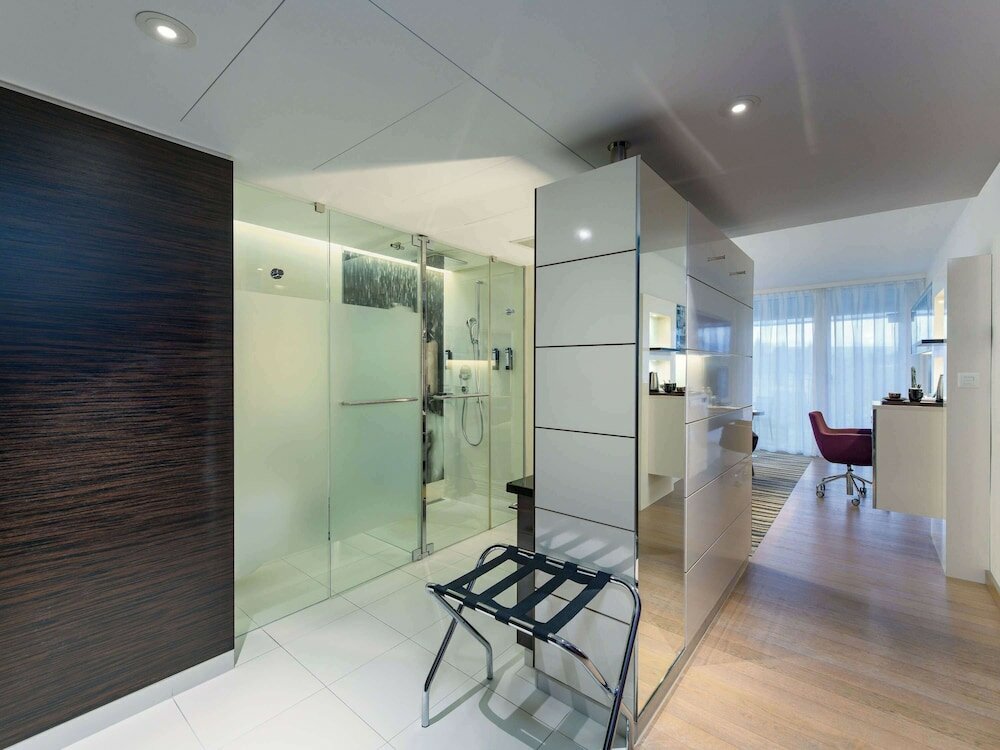 Фото Mövenpick Hotel Lausanne