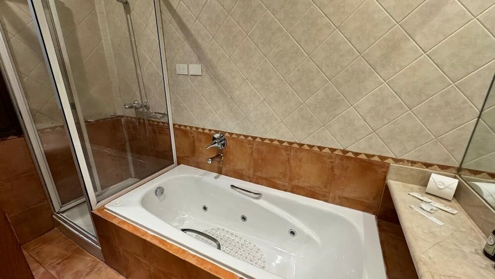 Фото Gardi Hotel & Suites