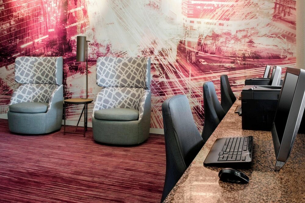 Фото Courtyard by Marriott Newark Elizabeth