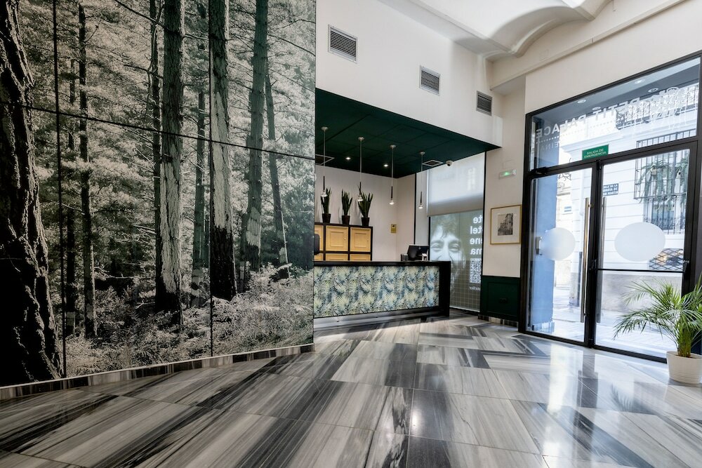 Фото Petit Palace Plaza de la Reina