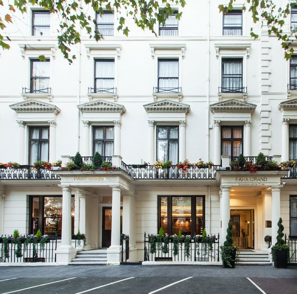 Фото отеля 1