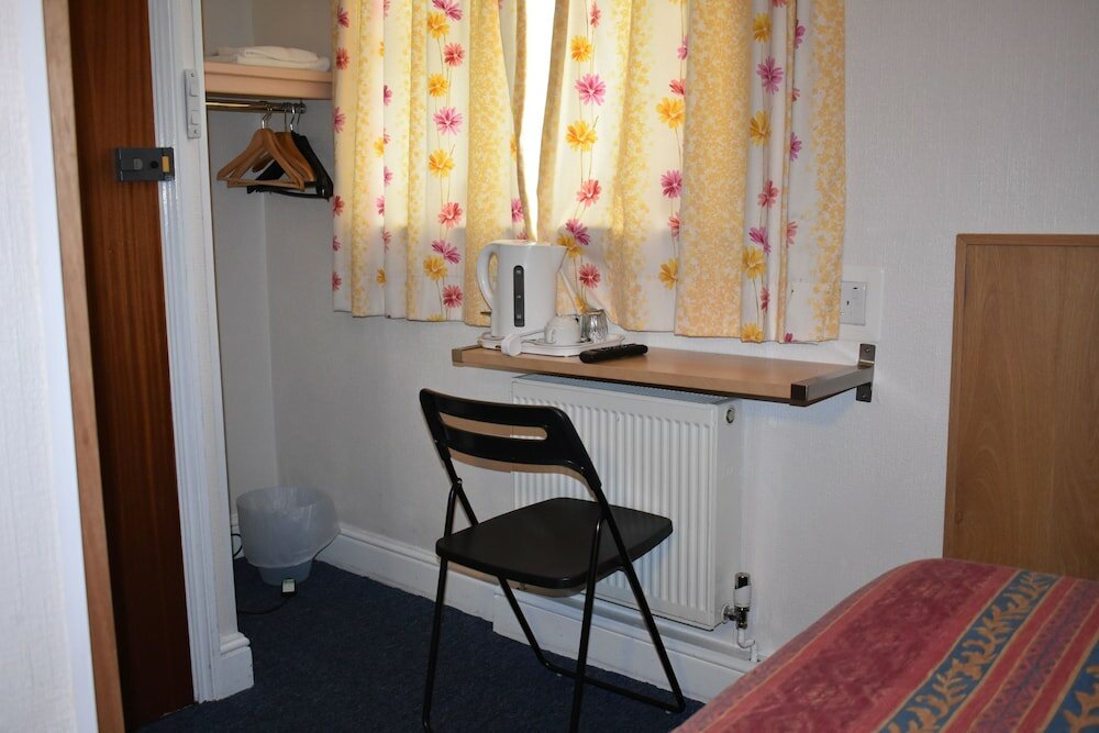 Фото MacDonald Hotel