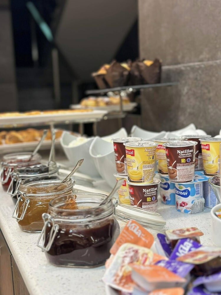 Фото Bridge Hotel