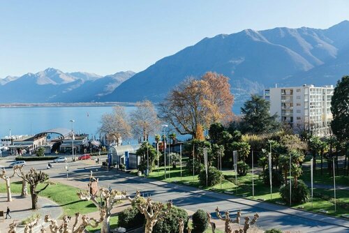 Внешний вид отеля Hotel Du Lac Locarno в Лока́рно, фото 5
