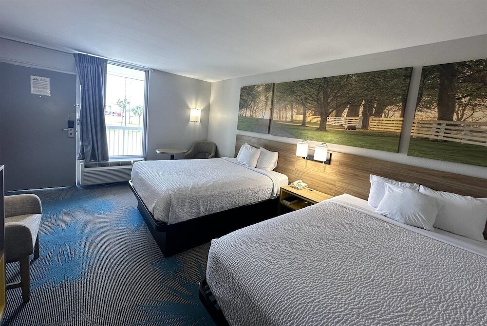 Фото Days Inn by Wyndham Adel I 75